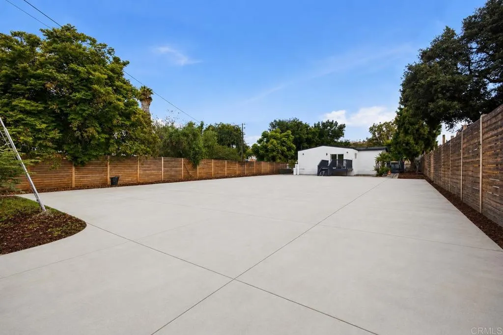 https://cdn.realtyfeed.com/cdn/127/306792283/1a10af9f57573c26a02e387404ecc79c.webp
