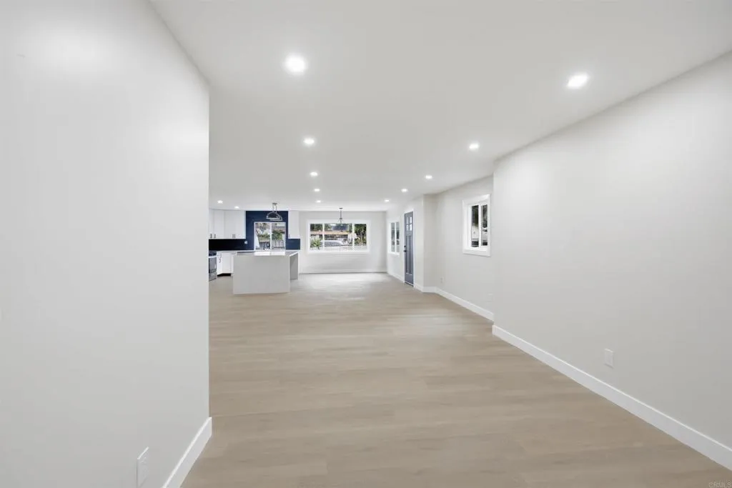 https://cdn.realtyfeed.com/cdn/127/306792283/600fcff0fb852f56cad2131f5a9a712c.webp