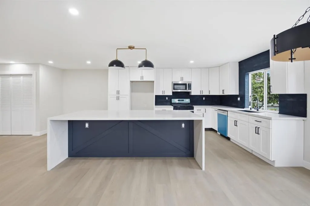 https://cdn.realtyfeed.com/cdn/127/306792283/d077d2cf590701bf21b7f170ae084e2d.webp