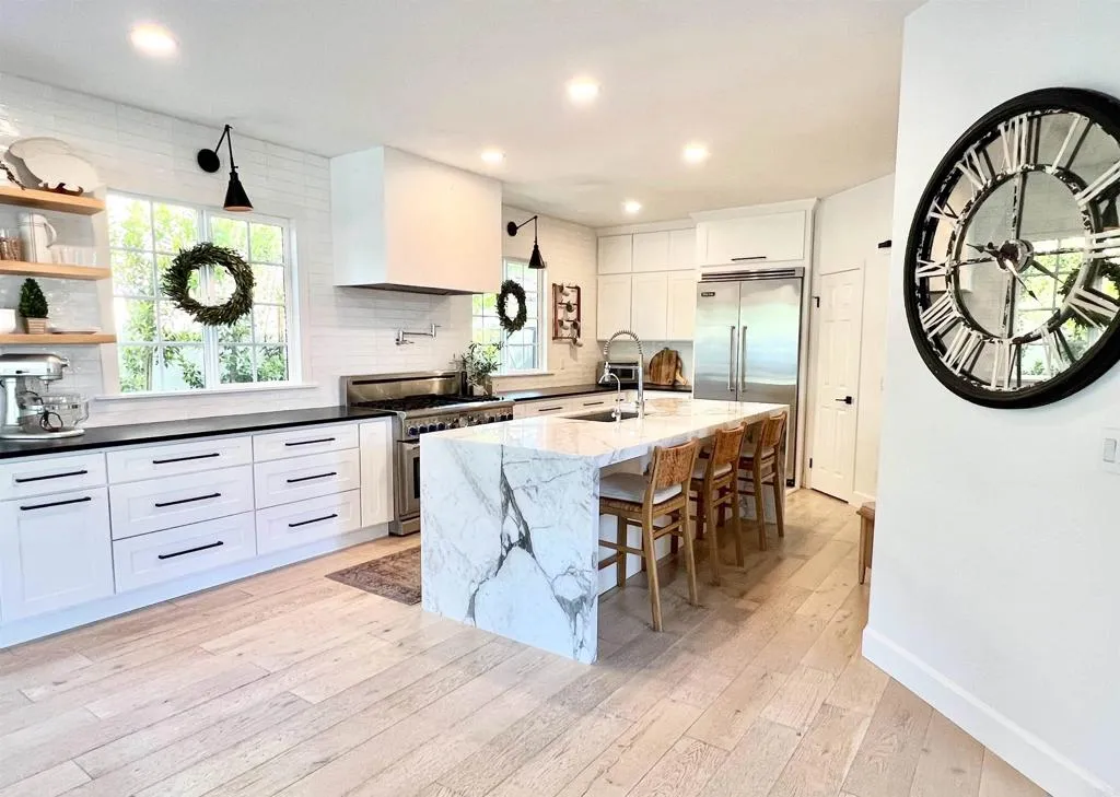 https://cdn.realtyfeed.com/cdn/127/306792296/4ef6daa511621496f6b800af3ab96b36.webp