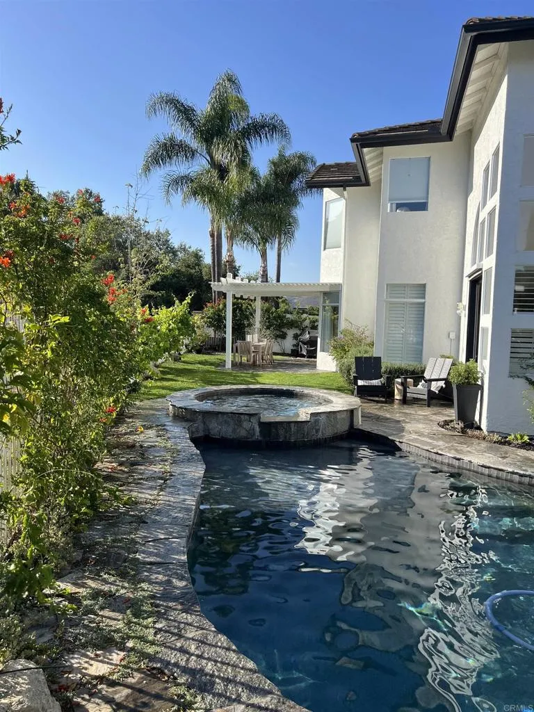https://cdn.realtyfeed.com/cdn/127/306792296/c86f4853b39c7f4fb4fd3348f784b004.webp