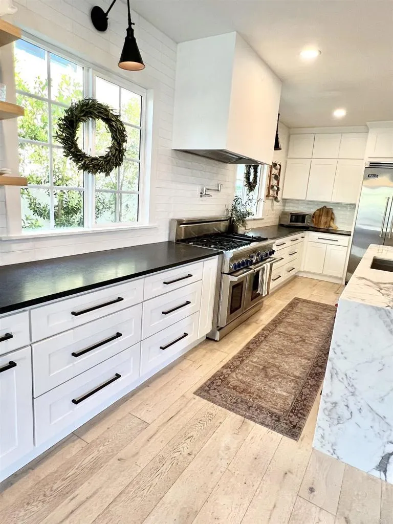 https://cdn.realtyfeed.com/cdn/127/306792296/ce83e231671c9f8b26463364acb44be0.webp