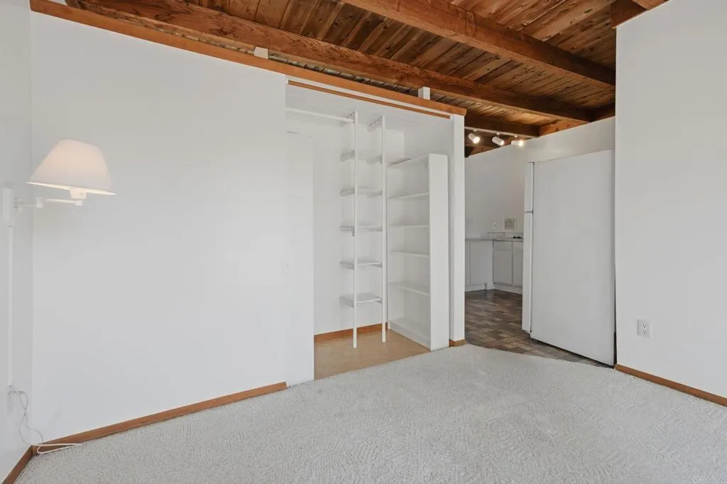 https://cdn.realtyfeed.com/cdn/127/306792335/20cf2a5e5cc5f9fc7e5c458768687e2b.webp