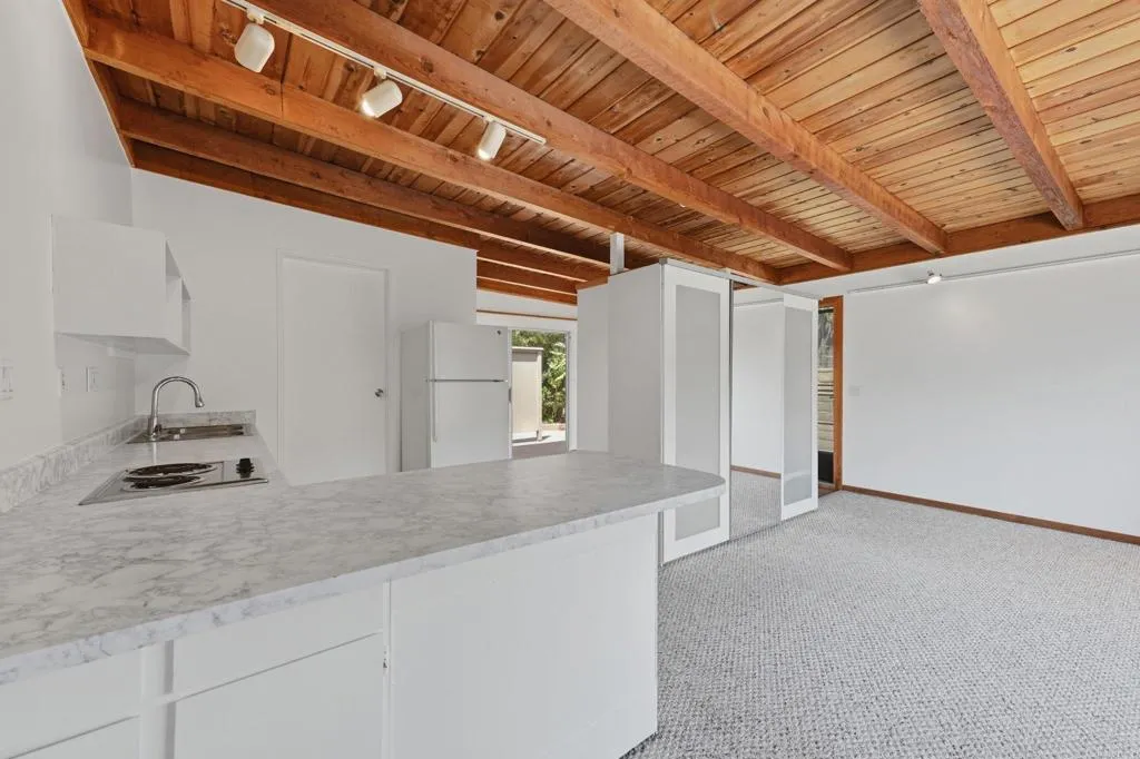 https://cdn.realtyfeed.com/cdn/127/306792335/7803030405664db34ea91330f302bdd9.webp