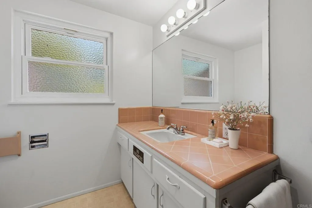 https://cdn.realtyfeed.com/cdn/127/306792335/82d170715f9961210279dc16ac51b13c.webp
