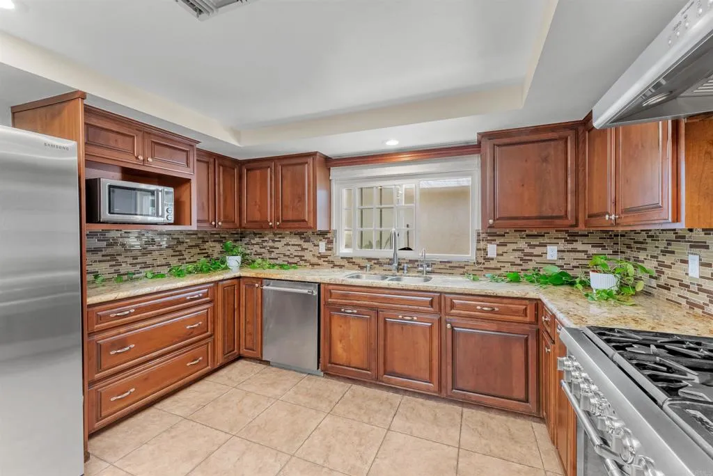 https://cdn.realtyfeed.com/cdn/127/306792338/2e0bcce0ee268fe1f9bb356698041f96.webp