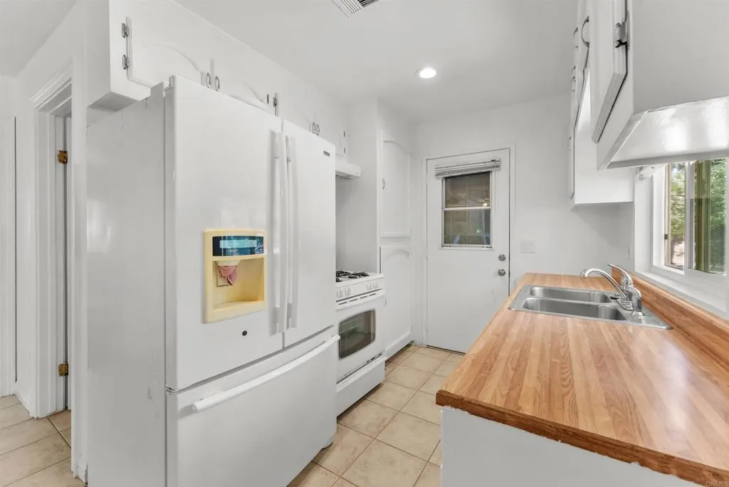 https://cdn.realtyfeed.com/cdn/127/306792338/3a3fb10a01180d926bc71a97f1bcdf36.webp
