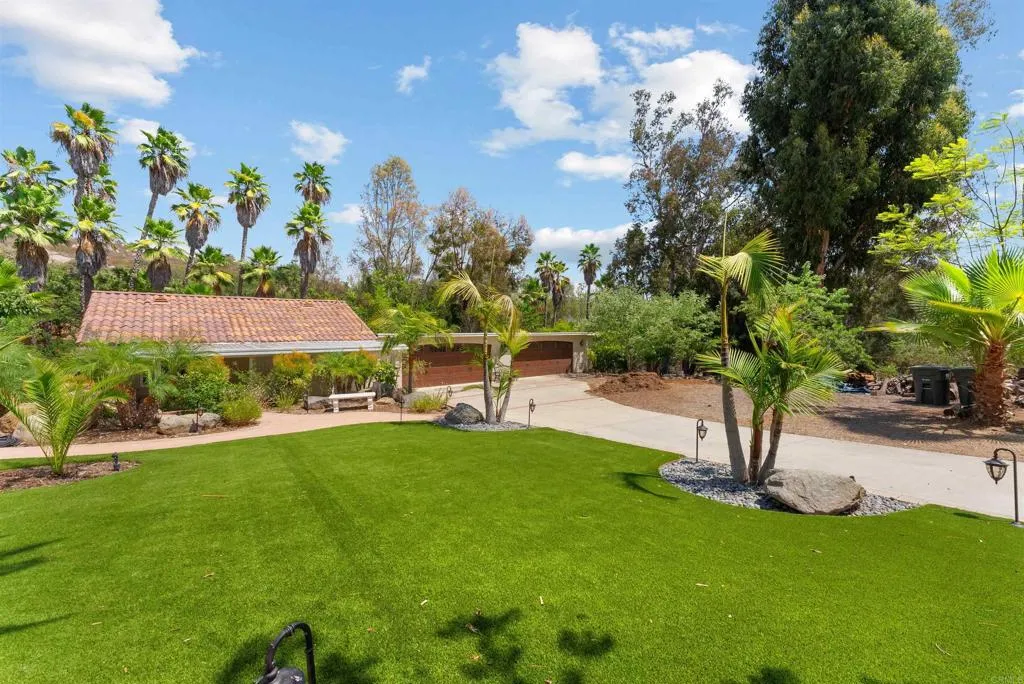 https://cdn.realtyfeed.com/cdn/127/306792338/7c1facbf9bd5ce3ffaa809dce2662b18.webp