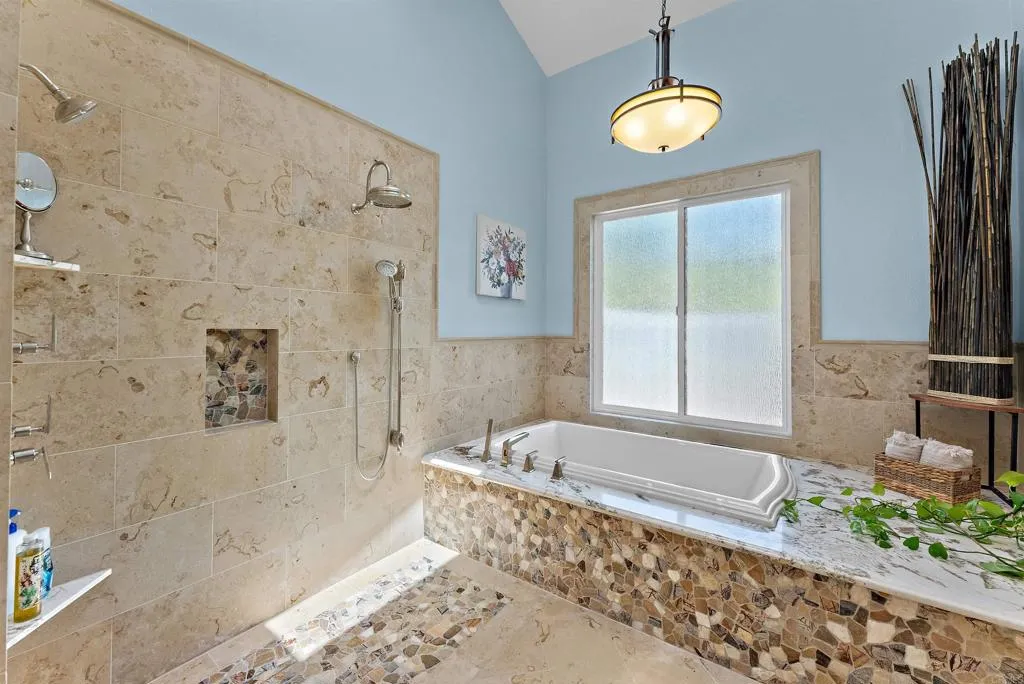 https://cdn.realtyfeed.com/cdn/127/306792338/803c5f90e31b7842b5d8bb4d679848dd.webp