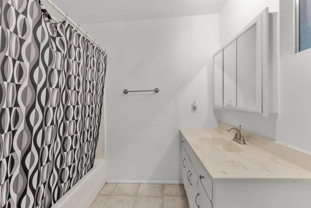 https://cdn.realtyfeed.com/cdn/127/306792338/961f90552bc78c58f02d4dbe185fbe4d.webp