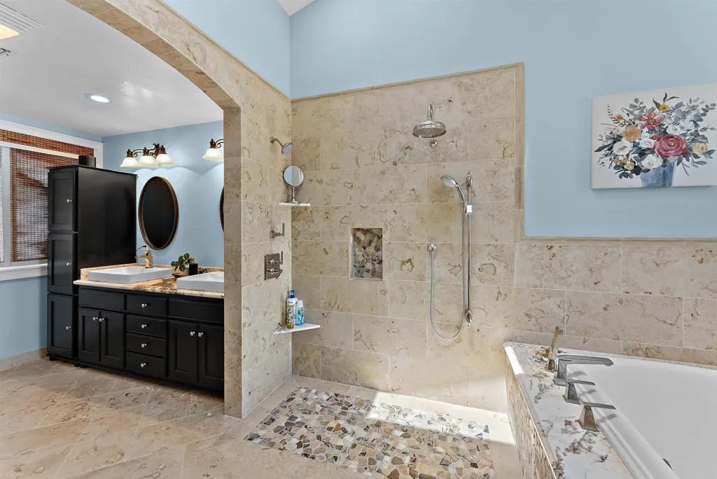 https://cdn.realtyfeed.com/cdn/127/306792338/968cac7bc7b05fea254283d03d782019.webp