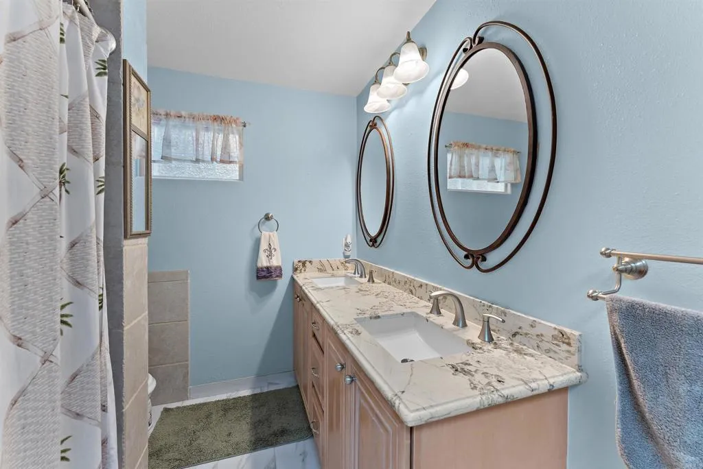 https://cdn.realtyfeed.com/cdn/127/306792338/973aa78faf503a2f2f3d5d1925ae6039.webp