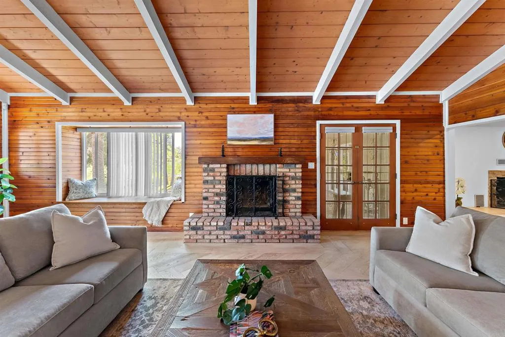 https://cdn.realtyfeed.com/cdn/127/306792338/cb2a9215d712eaa57a0c1ae9b54fd643.webp
