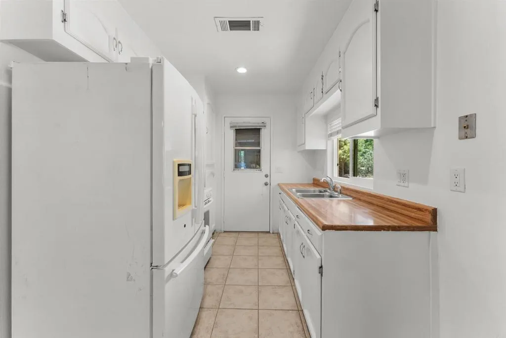 https://cdn.realtyfeed.com/cdn/127/306792338/dfe5196226be3f46d89150dfeedb06b2.webp