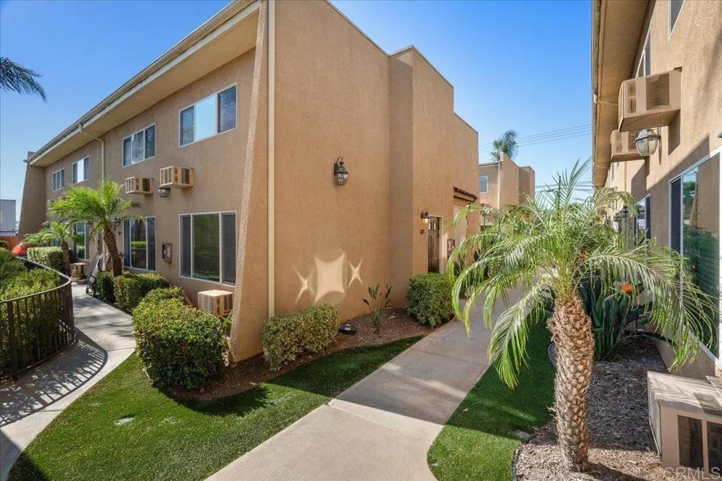 https://cdn.realtyfeed.com/cdn/127/306792357/b3c9e4bdab7b846a4d74cdbde12dc399.webp