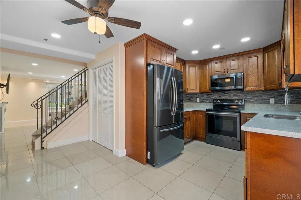 https://cdn.realtyfeed.com/cdn/127/306792357/d9925c5bb2a7232bdf2cb326c3ac7bb4.webp