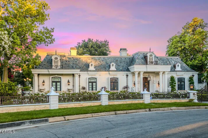 La Canada Flintridge, CA 91011