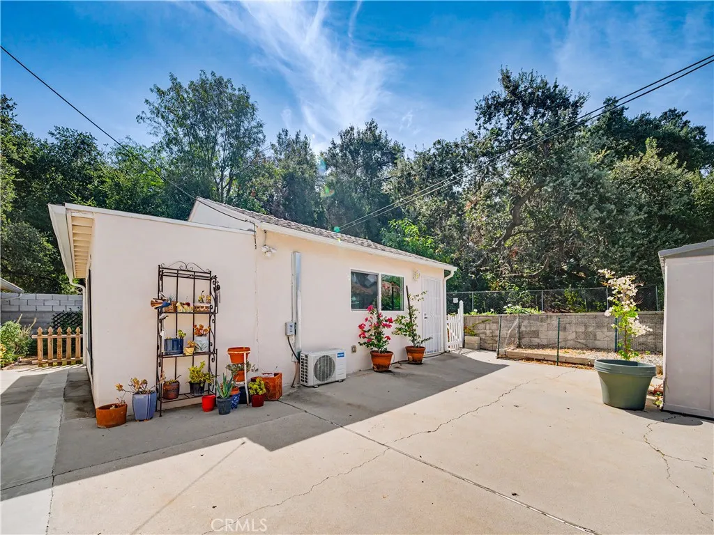 Calabasas, CA 91302