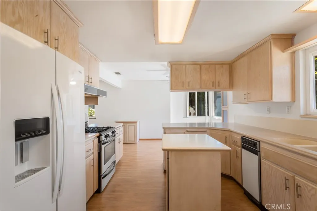 https://cdn.realtyfeed.com/cdn/127/306792416/1c74f2e83a06fb11566198fc9a918686.webp