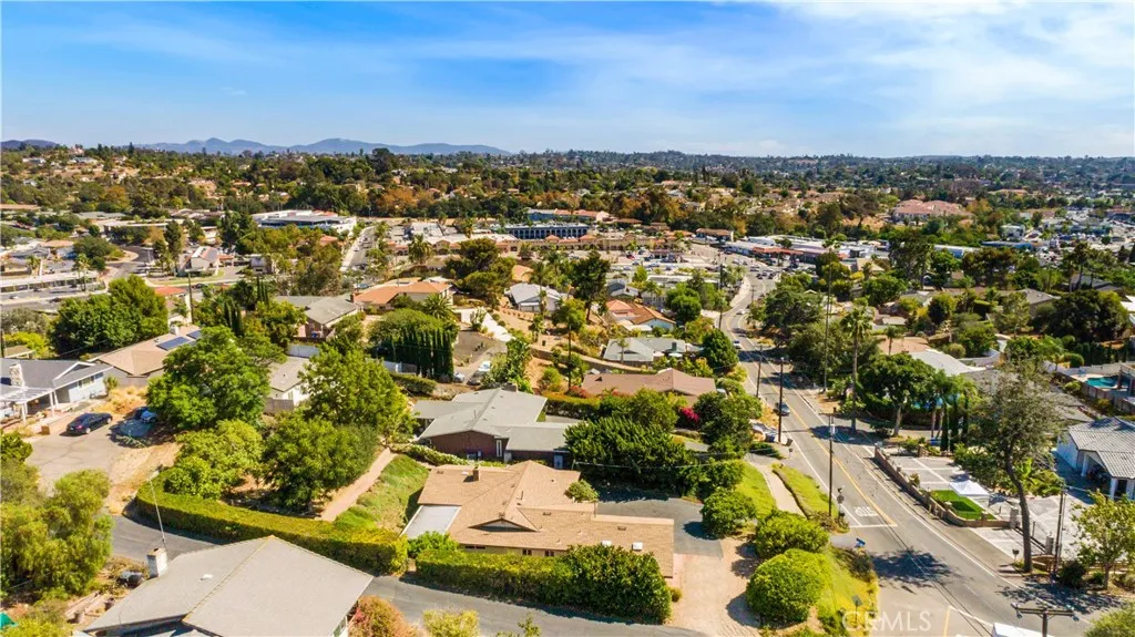 https://cdn.realtyfeed.com/cdn/127/306792416/1dbaa28f5d46bd77d9f492075934e48e.webp