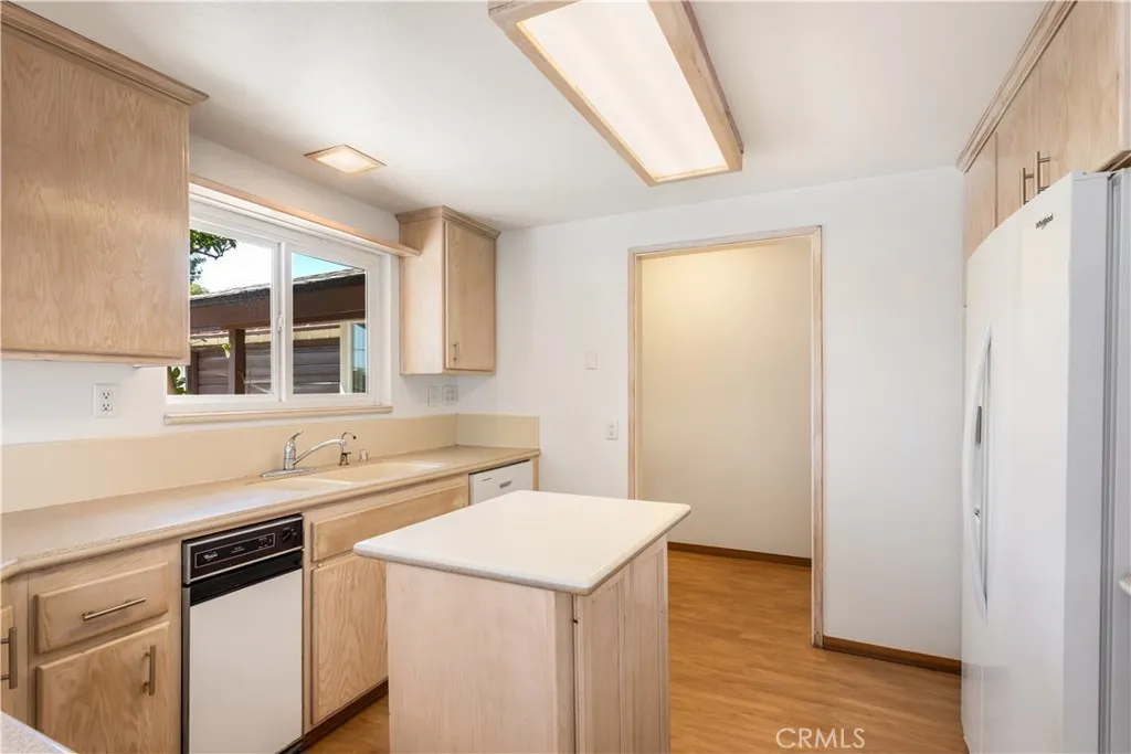 https://cdn.realtyfeed.com/cdn/127/306792416/2646ace968d0e9664afbd75e9080f7a8.webp