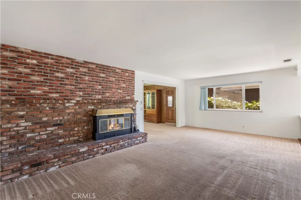 https://cdn.realtyfeed.com/cdn/127/306792416/47e32b6835f074493206541af163ca33.webp