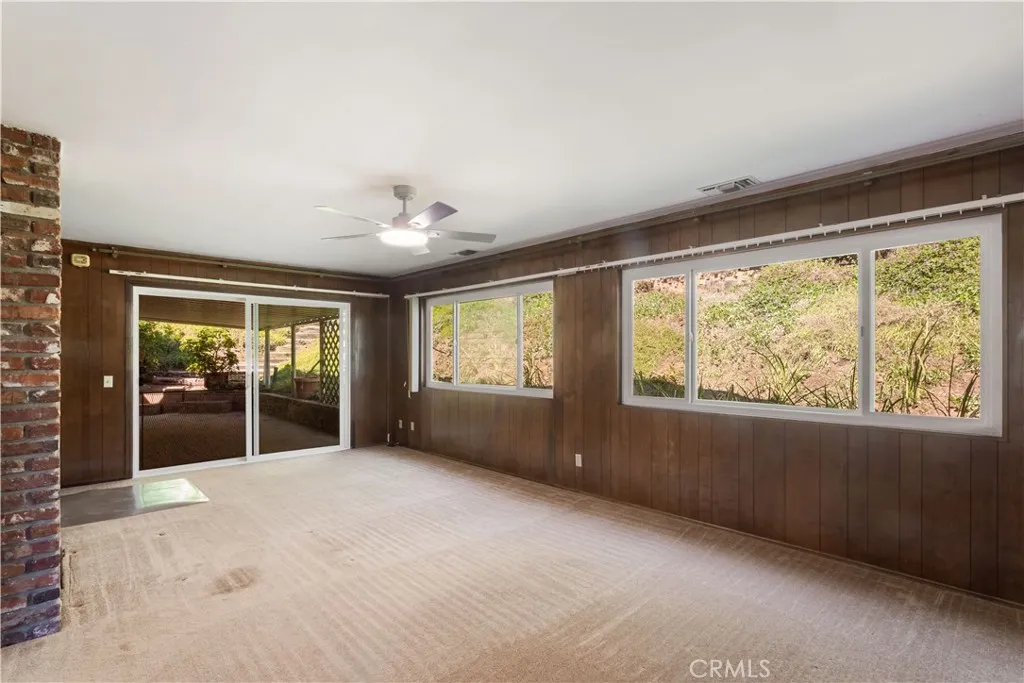 https://cdn.realtyfeed.com/cdn/127/306792416/77ff5d8514e822de0a786e050bbe20f7.webp