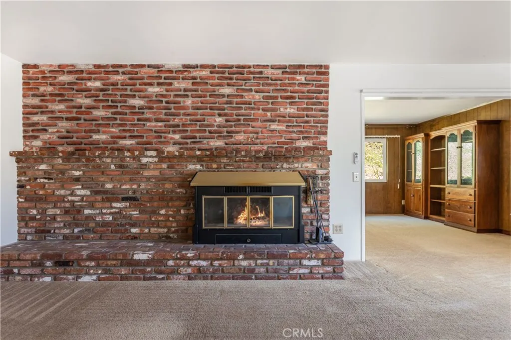 https://cdn.realtyfeed.com/cdn/127/306792416/9424140bd98166abc91adfca047cec2b.webp