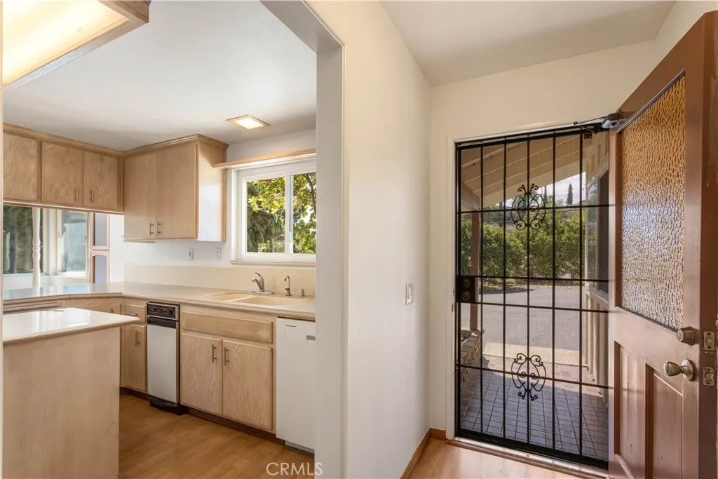 https://cdn.realtyfeed.com/cdn/127/306792416/987e8dcc40db0df07040cf4e054a3404.webp