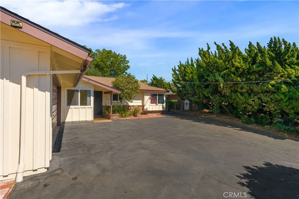 https://cdn.realtyfeed.com/cdn/127/306792416/b411317a640017973395668ba1ca28a5.webp