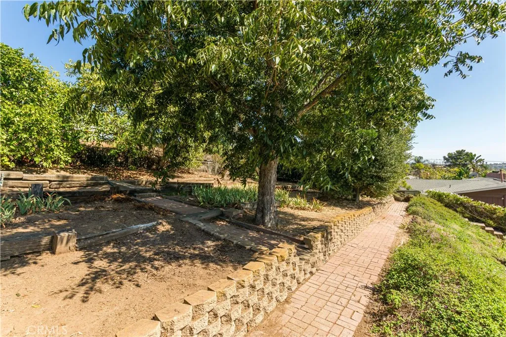https://cdn.realtyfeed.com/cdn/127/306792416/b50ebdfa6b6b7a6469d16ae0aa1f8c87.webp