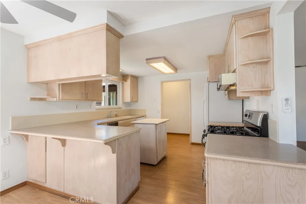 https://cdn.realtyfeed.com/cdn/127/306792416/b7dcfccfa1a1fa166f561439f604e1e5.webp