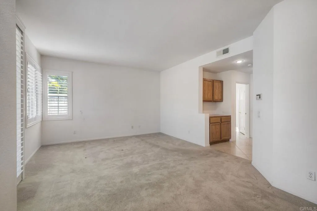 https://cdn.realtyfeed.com/cdn/127/306792418/7ec4505df2020ae95d2fb07d5b30e3e8.webp