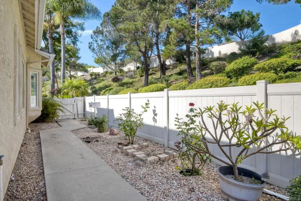 https://cdn.realtyfeed.com/cdn/127/306792418/87d1494383c6942d1a5813edb770d4a2.webp