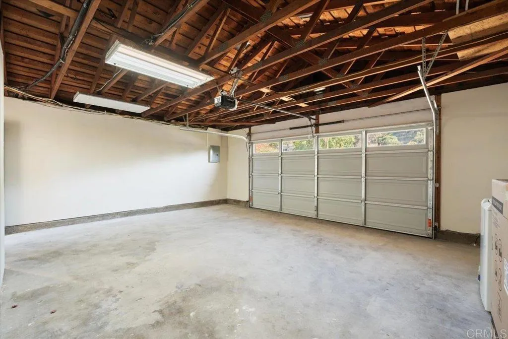 https://cdn.realtyfeed.com/cdn/127/306792441/4d683de860cec2dd6cf431c4fa42f863.webp