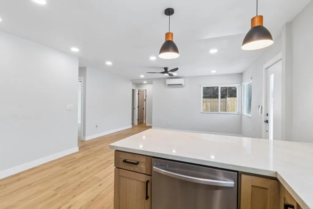 https://cdn.realtyfeed.com/cdn/127/306792479/036f98d5747df66c7fd81517a4a12938.webp