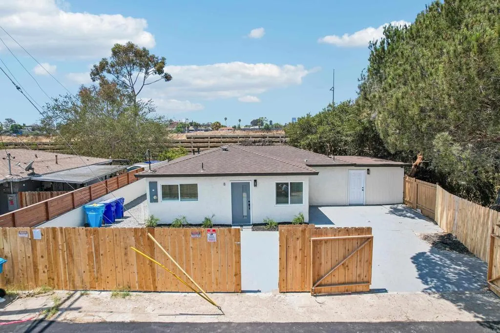 https://cdn.realtyfeed.com/cdn/127/306792479/3addf1f4d532e411aa25443c4b72a051.webp