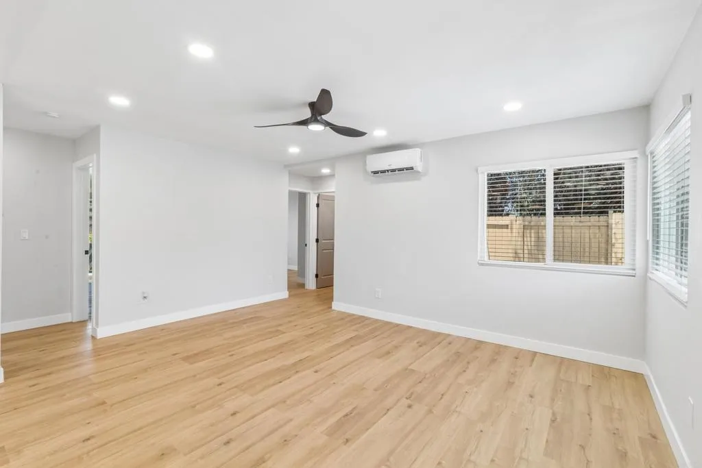 https://cdn.realtyfeed.com/cdn/127/306792479/4b596db6756bc85eed4f9d2b599db507.webp