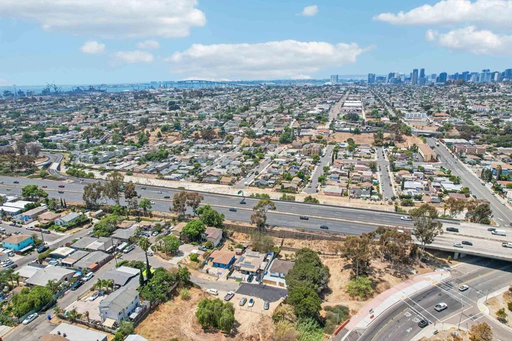 https://cdn.realtyfeed.com/cdn/127/306792479/5736ce83bd5afcfb7b29ddd912fa1aae.webp