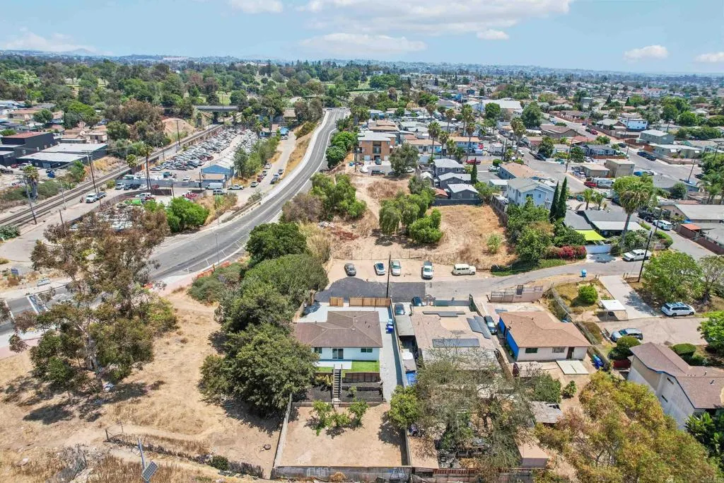 https://cdn.realtyfeed.com/cdn/127/306792479/73a9a1ee826661fff8d77fd9df4ef537.webp
