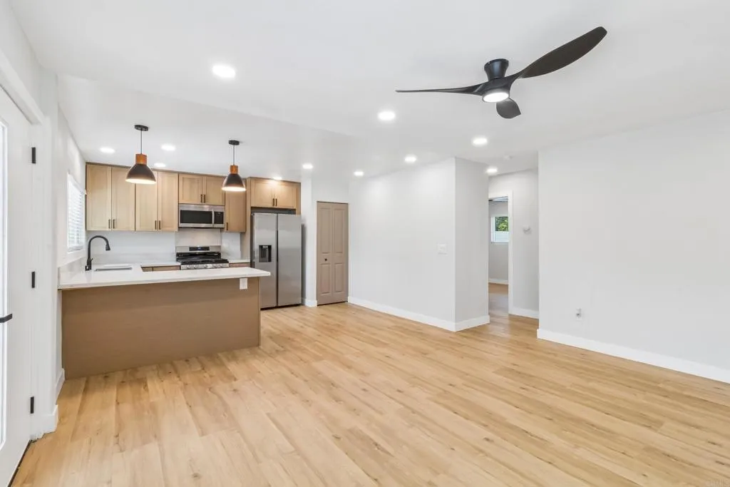 https://cdn.realtyfeed.com/cdn/127/306792479/7d8f8c0bbdcead676c0d252cc69ad22b.webp