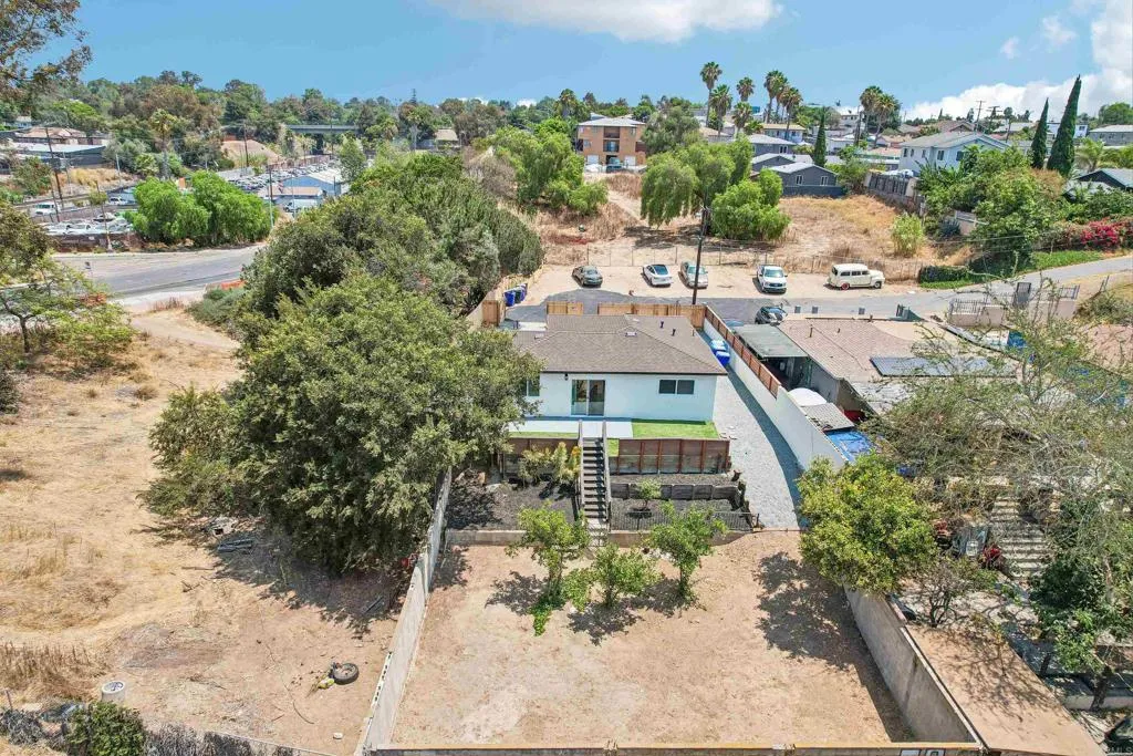 https://cdn.realtyfeed.com/cdn/127/306792479/810d08f88469a769af0feed59535f804.webp