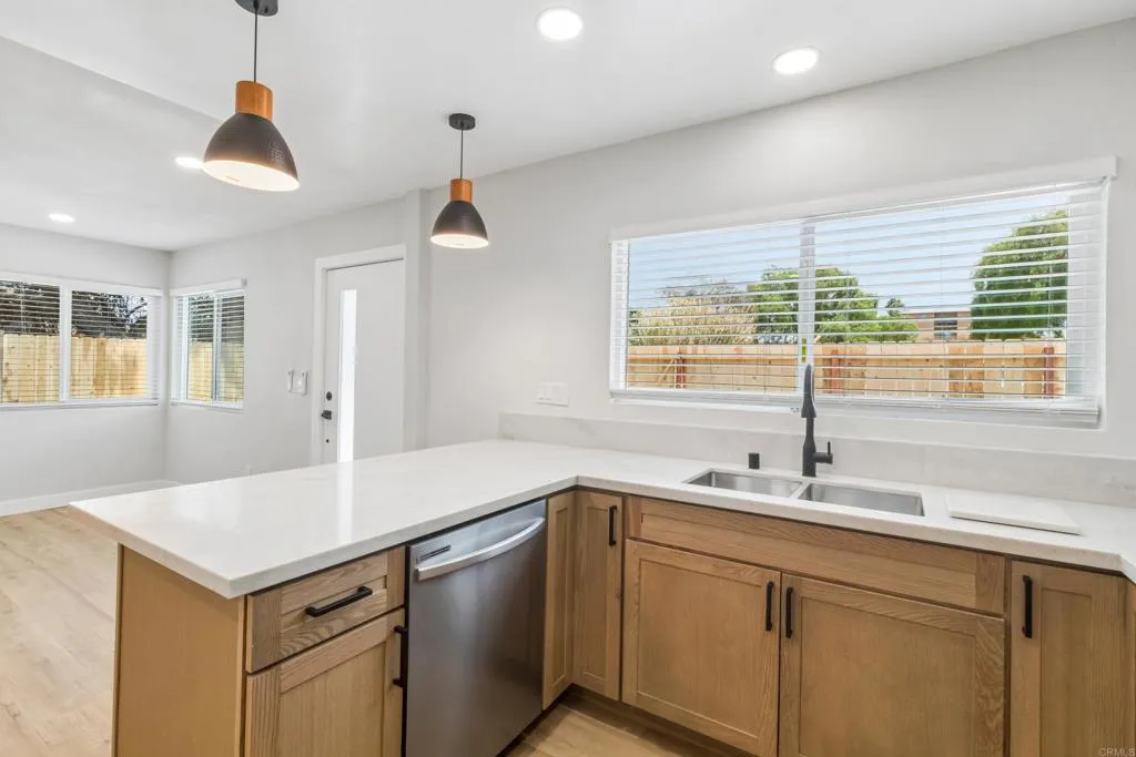 https://cdn.realtyfeed.com/cdn/127/306792479/dc307e5591cf477fe90fe22cd22cd828.webp