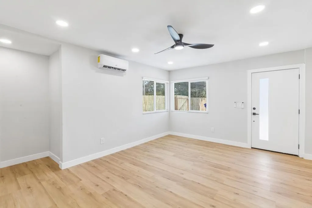 https://cdn.realtyfeed.com/cdn/127/306792479/ddbd1256f7437d6e5eaeddd95a173351.webp