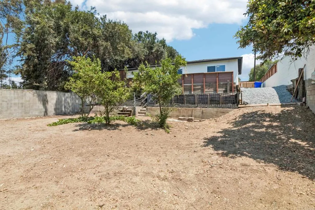 https://cdn.realtyfeed.com/cdn/127/306792479/f442a1b208e4a5df65b39bd8c89fbc8a.webp