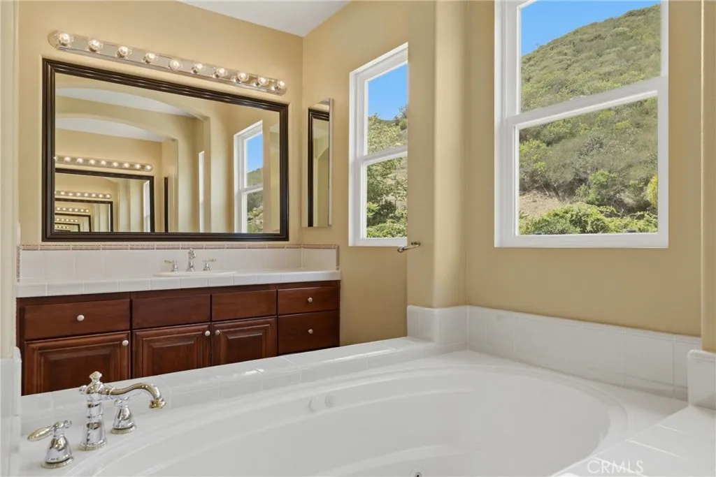 https://cdn.realtyfeed.com/cdn/127/306792495/478d15fc1b2fbe5f72528c1b41d1a913.webp
