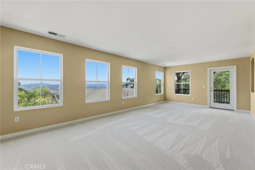 https://cdn.realtyfeed.com/cdn/127/306792495/b7eef771766c140a0386945797d807c5.webp