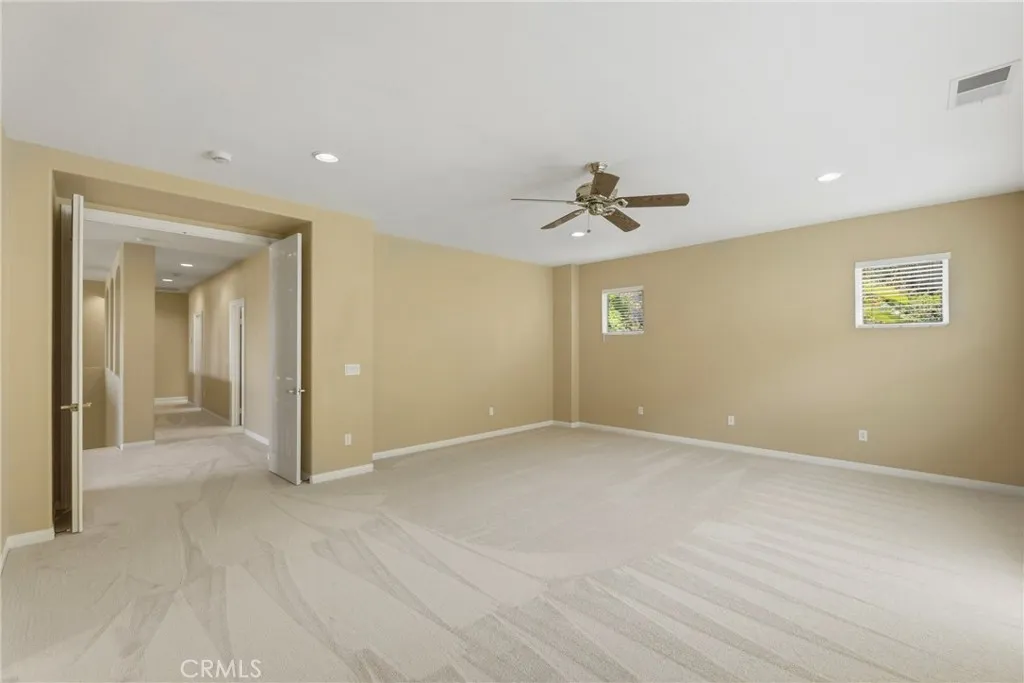 https://cdn.realtyfeed.com/cdn/127/306792495/badf192c6c70e7eca6f0f6305ddab61d.webp