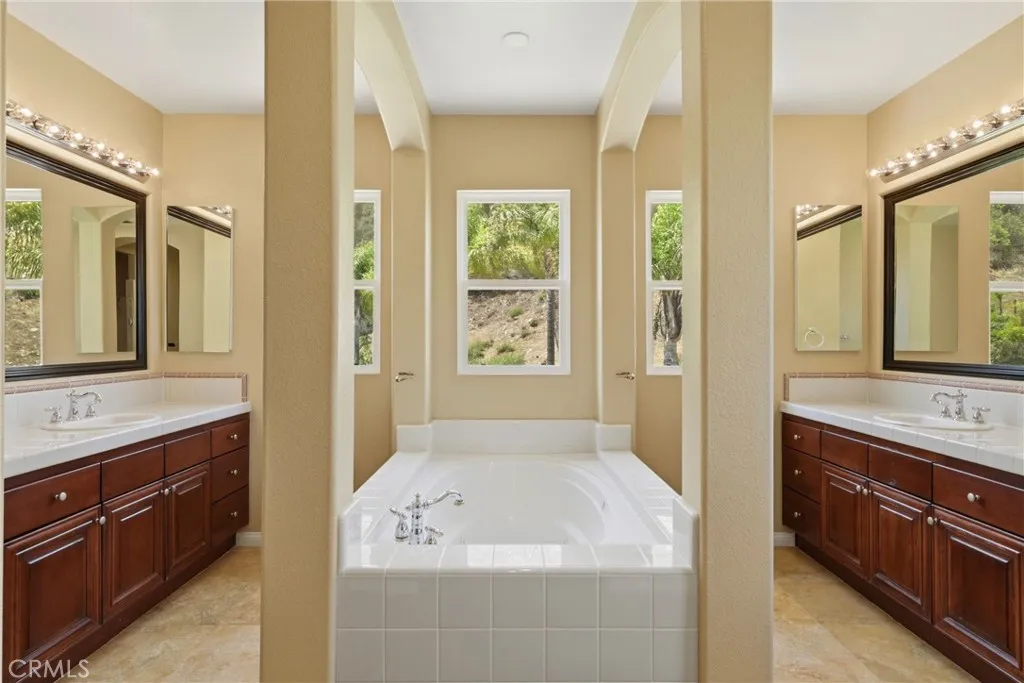 https://cdn.realtyfeed.com/cdn/127/306792495/cc5ec22b8dedde1cf6454a5e2e72e1dd.webp