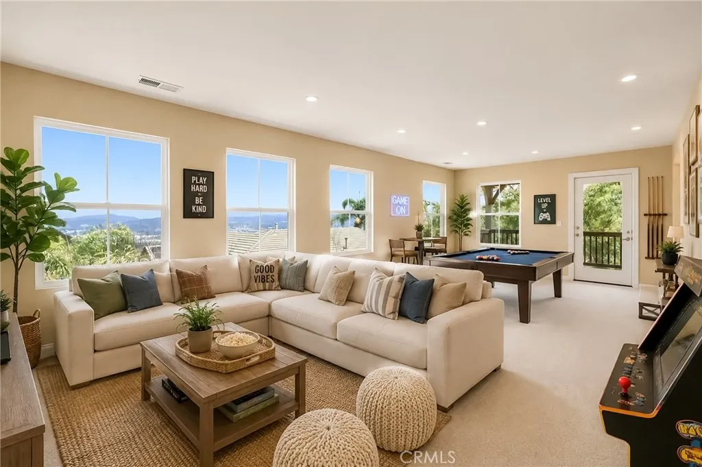 https://cdn.realtyfeed.com/cdn/127/306792495/e17e5c21ebe422421baed851219ab6f4.webp